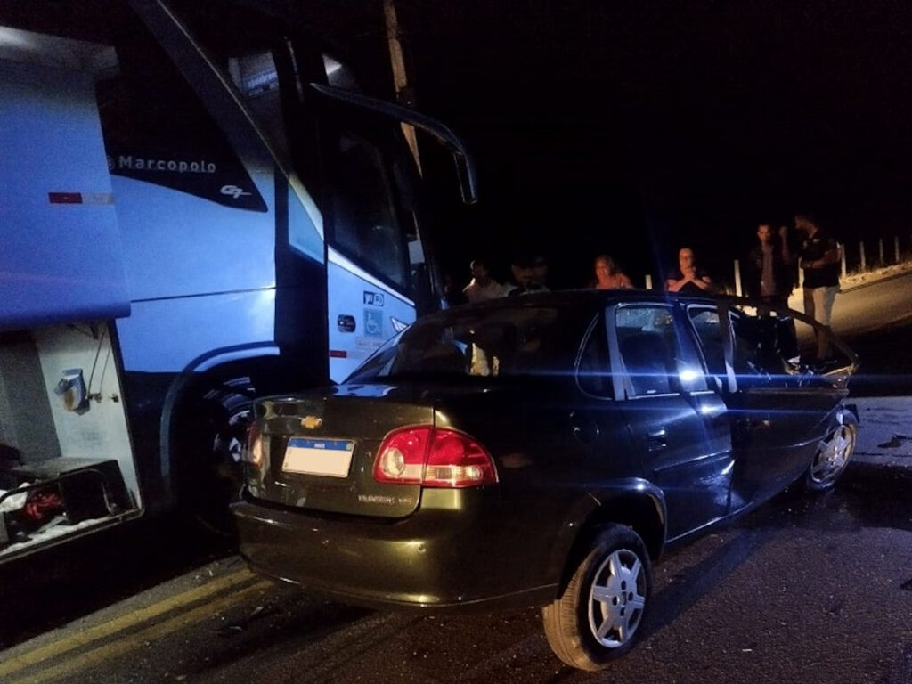 Acidente V Tima Fatal Envolve Carro E Nibus Que Seguia De Barra De