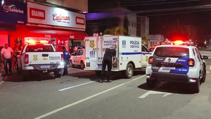 homem-e-baleado-apos-discussao-em-bar-em-linhares-3097555-article