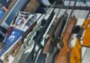PM apreende dez armas de fogo e desmantela fábrica clandestina em Pedro Canário