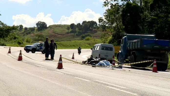 mulher-morre-apos-moto-ser-atingida-por-carro-na-br-259-em-colatina-3209392-article