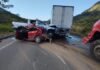 Grave acidente entre três carros interdita BR-259 em João Neiva