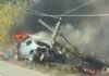 Carro bate em poste, pega fogo e fica destruído na BR-259, em Baixo Guandu